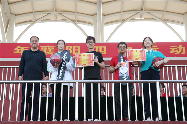 團體總分第一名：3班、14班.jpg