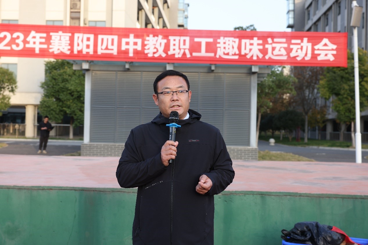 劉明國(guó)校長(zhǎng)致開(kāi)幕辭.jpg